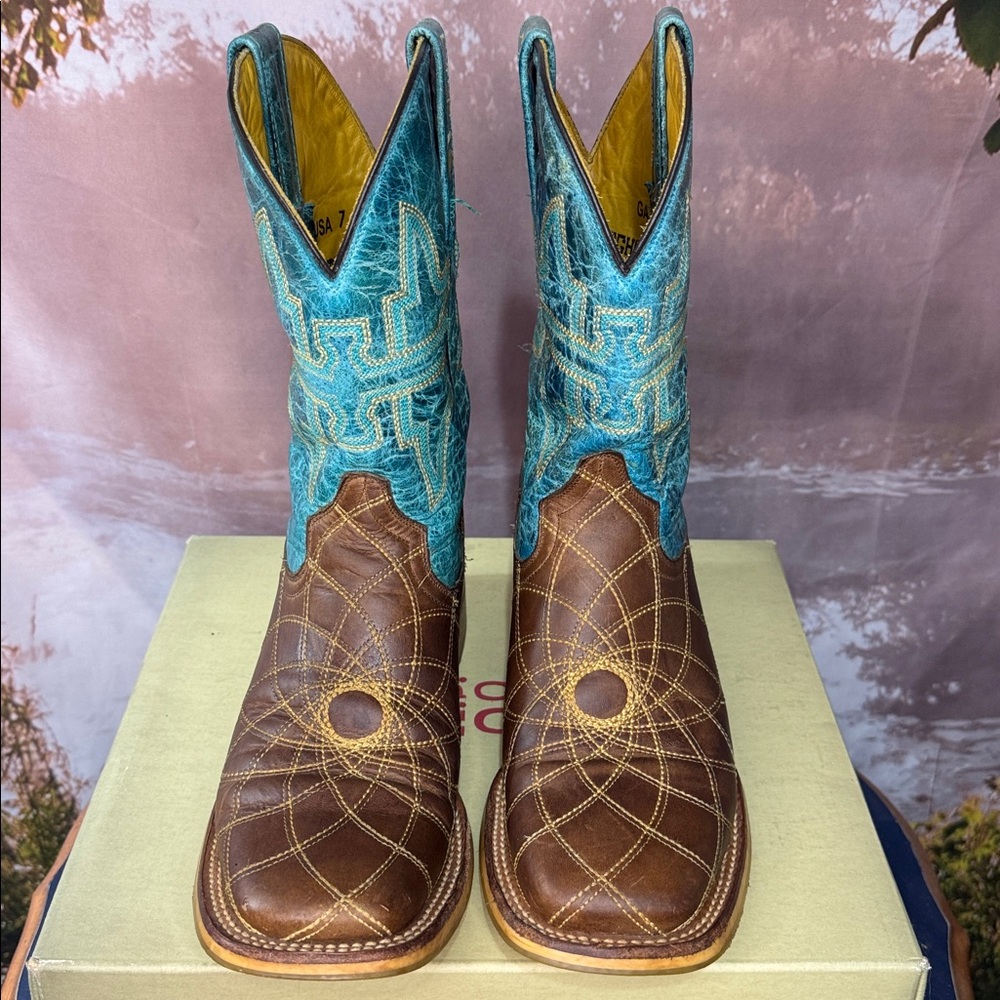 “Dreamcatcher” Tin Haul Western Boots - Picture 2 of 8